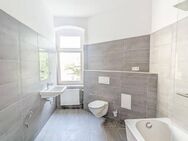 Lichtdurchflutete Etagen-Wohnung mit Einbauküche und schönem Tageslicht-Bad! - Magdeburg
