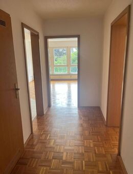 Attraktive 4-Raum-Wohnung mit Balkon - Leipzig