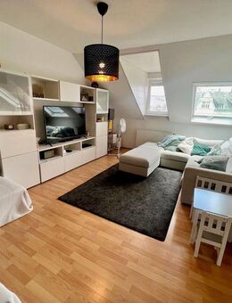 Wiesbaden-Biebrich: Großzügige Maisonette-Altbauwohnung der Extraklasse mit schöner Dachterrasse! - Wiesbaden