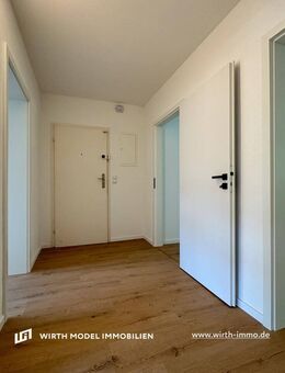 Kernsanierte Drei-Zimmer-Wohnung mit Balkon und Einzelgarage am Hochfeld/ Steinberg - Schweinfurt