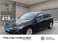 VW Golf, 1.5 VIII eTSI Life, Jahr 2023 - Krefeld