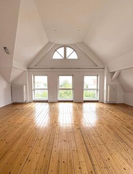 BEZUGSFREI: 3-Zimmer-Dachgeschosswohnung mit Terrasse, Fahrstuhl - über den Dächern Wilmersdorfs! - Berlin