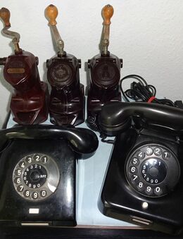 DDR Telefon W49 & W63a Bakelit Kaffeemühle DMR Rostock & DIENES Porzellan Aschenbecher Messing Teller Quirl DMR & GERDA Kartenspiel - Rostock
