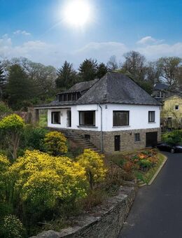 Villa im Dornröschenschlaf mit Siebengebirgsblick auf 2.080 m² großem Grundstück! - Bonn