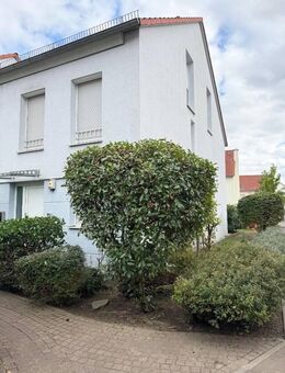 Modernes Reihenendhaus mit Garten in Frankfurt/Sindlingen - Frankfurt (Main)