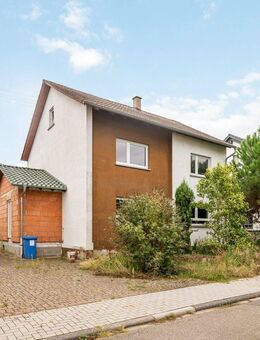 Charmantes Ein- bis Zweifamilienhaus mit großem Garten in Graben-Neudorf - Graben-Neudorf
