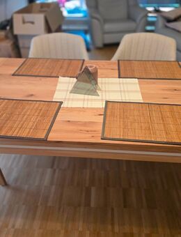 Esstisch aus Massivholz (Astbuche) + 6 Stühle – neuwertig – MONDO Set - Krefeld
