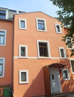 Ab sofort zu haben: Frisch renovierte 3-Zimmer-Wohnung im Hochparterre mit neuer Auslegware & Dusche - Radebeul