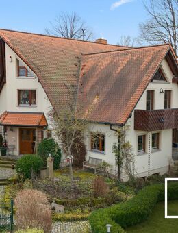 Luxuriöses Domizil! Exklusives Haus mit Poolanlage und traumhaftem Garten in ruhiger Lage - Thurnau