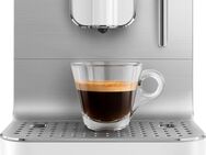 Smeg Kaffeevollautomat BCC12WHMEU