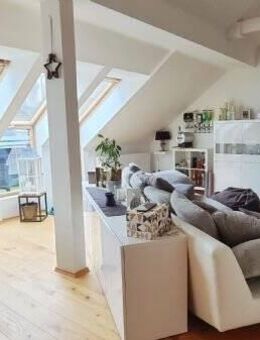 Traumhaft schön!!- Helle 2 Zimmer - Dach-Balkon-Wohnung - Garage möglich. - Wuppertal