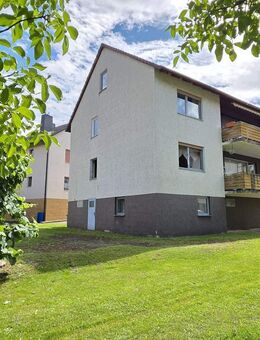 Gelegenheit: Großes Ein-Zweifamilienhaus mit schönem Garten in ruhiger Lage inkl. Doppelgarage! - Rödental