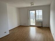 2-Zi.-Wohnung mit Balkon und Einbauküche in teilsaniertem Mehrfamilienhaus - Rastatt