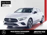 Mercedes A 200, Progressive Night, Jahr 2023 - Hamburg Altona