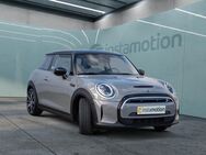 MINI Cooper S, E, Jahr 2021 - München