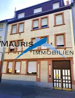 Solides Mehrfamilienhaus mit Garagen - Mannheim