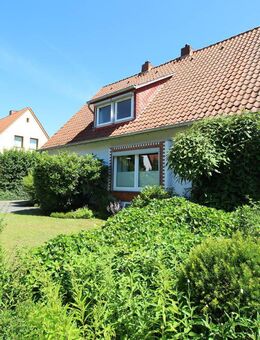 ATTRAKTIVES ANLAGEOBJEKT MIT 2 SEPARATEN WOHNUNGEN VON INSG. 140 M2 WOHNFLÄCHE ZU CA. 9% MIETRENDITE - Lüneburg