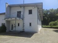 Ideal für Paar! 5 Zimmer Wohnung im ersten OG mit Balkon - Vilsbiburg