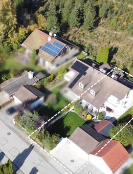 Elegante Doppelhaushälfte mit Einliegerwohnung und Doppelgarage - Grasbrunn