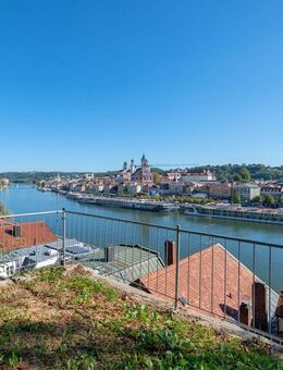 Denkmalgeschützter Altbau: 5-Zimmer-Wohnung mit spektakulärem Felsengarten - Passau