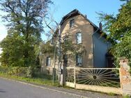- Ehemaliges Pfarrhaus im Villenstil erwartet neuen Nutzer - - Weißenfels