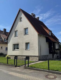klassisches Ein-Zweifamilienhaus in begehrter Wohnlage von Horn-Bad Meinberg, OT Horn - Horn-Bad Meinberg