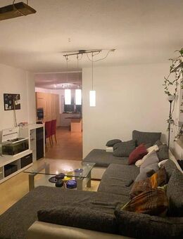 Großzügige 4,5-Zimmer-Einheit mit Terrasse und 2 Stellplätzen - Familienwohnen in Großbottwar - Großbottwar