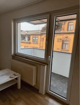 helle 1-Zimmerwohnung mit Balkon - Offenbach (Main)