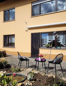 Schön geschnittene 2,5 Zimmer-Wohnung mit Terrasse und Garten! Top Zustand! - Großrinderfeld