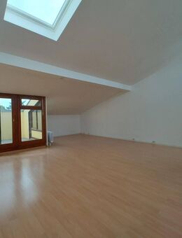Loftartige Wohnung mit ca. 100 qm Wohn-/Nutzfläche - Pullach (Isartal)