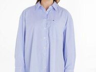 Tommy Hilfiger Hemdbluse ESSENTIAL STP LOOSE FIT SHIRT mit Logostickerei