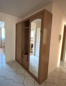 Geräumige 4,5-Zimmerwohnung mit Balkon ins Grüne und TG in Waiblingen - sofort frei! - Waiblingen