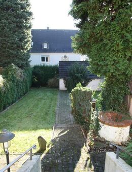 GENERATIONENHAUS IN GLADBECK MIT TERRASSE, BALKON, GARAGE UND GROSSEM GARTEN - Gladbeck