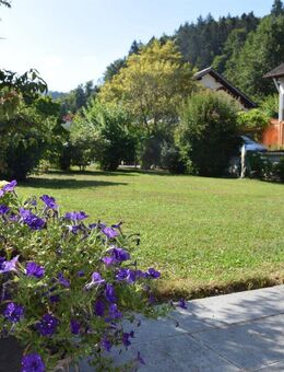 Attraktives Zweifamilienhaus mit tollem Außenbereich in ruhiger Lage von Sulzburg - Sulzburg