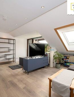 Bremen - Neustadt | Moderne Dachgeschosswohnung mit Südloggia - Bremen