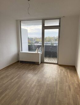 Renovierte 2-Zimmer-Stadtwohnung mit Balkon - Herford (Hansestadt)