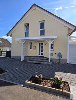 Einfamilienhaus auf großzügigem Grundstück mit Garten und Veranda in Erlensee - Erlensee