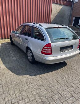 zum Ausschlachten Mercedes-Benz C180 Kompressor Combi Bj.04.2003 - Nordhorn