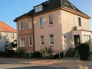 Geräumiges Stadthaus mit zwei Wohneinheiten, Garten, Garage/Werkstatt, Keller u. Carport - Friedland (Mecklenburg-Vorpommern)