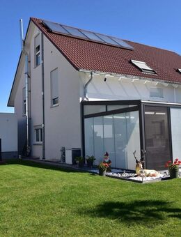 Moderne Doppelhaushälfte in Friedberg mit hohem Wohnkomfort - Friedberg