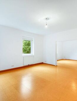 +++ grün & zentrumsnah - Korkböden - Hochparterre (EG) & Gemeinschafts-Garten - inklusive Garage +++ - Ludwigsburg