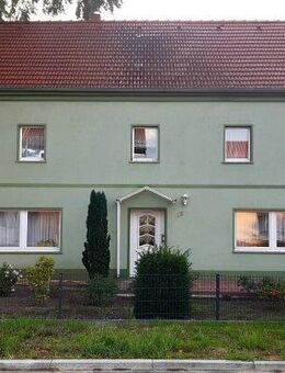 Bezugsfähiges Haus mit Innenhof und Vorgarten - Brück