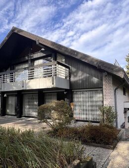 ZU VERKAUFEN: Einfamilienhaus auf ca. 1.300 m² Grundstück am Südufer mit Pool, Sauna und Blick über den Möhnesee - Möhnesee