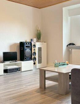 Schöne Drei Zimmer Maisonettewohnung im ruhigen Dreifamilienhaus mit Garten und Garage - Hamm