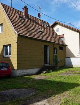 Chance - Sanierungsbedürftiges Haus mit schönem Grundstück - Hagenbach