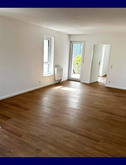 RENOVIERTE 2-Zimmer-Wohnung, Tageslichtbad + Wanne, Balkon, Keller - Sie müssen nur noch einziehen! - Singen (Hohentwiel)