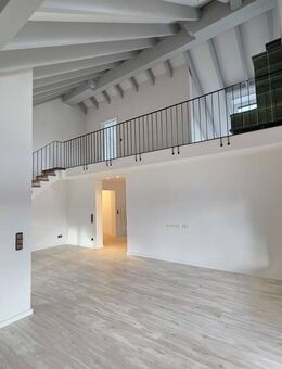 Attraktive 3,5-Zimmer Maisonettewohnung mit großer Galerie - Gundelfingen