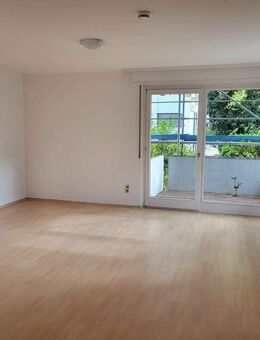 SGE IMMO- Großzügige 1-Zimmer-Wohnung mit Balkon nähe Zentrum - Kirchheim (Teck)