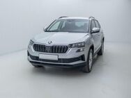 Skoda Karoq, 2.0 TDI Selection pACC, Jahr 2022 - Berlin