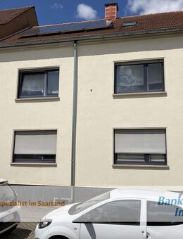 Maisonettewohnung mit eigenem Garten und Stellplatz in Wellesweiler - Neunkirchen (Saarland)